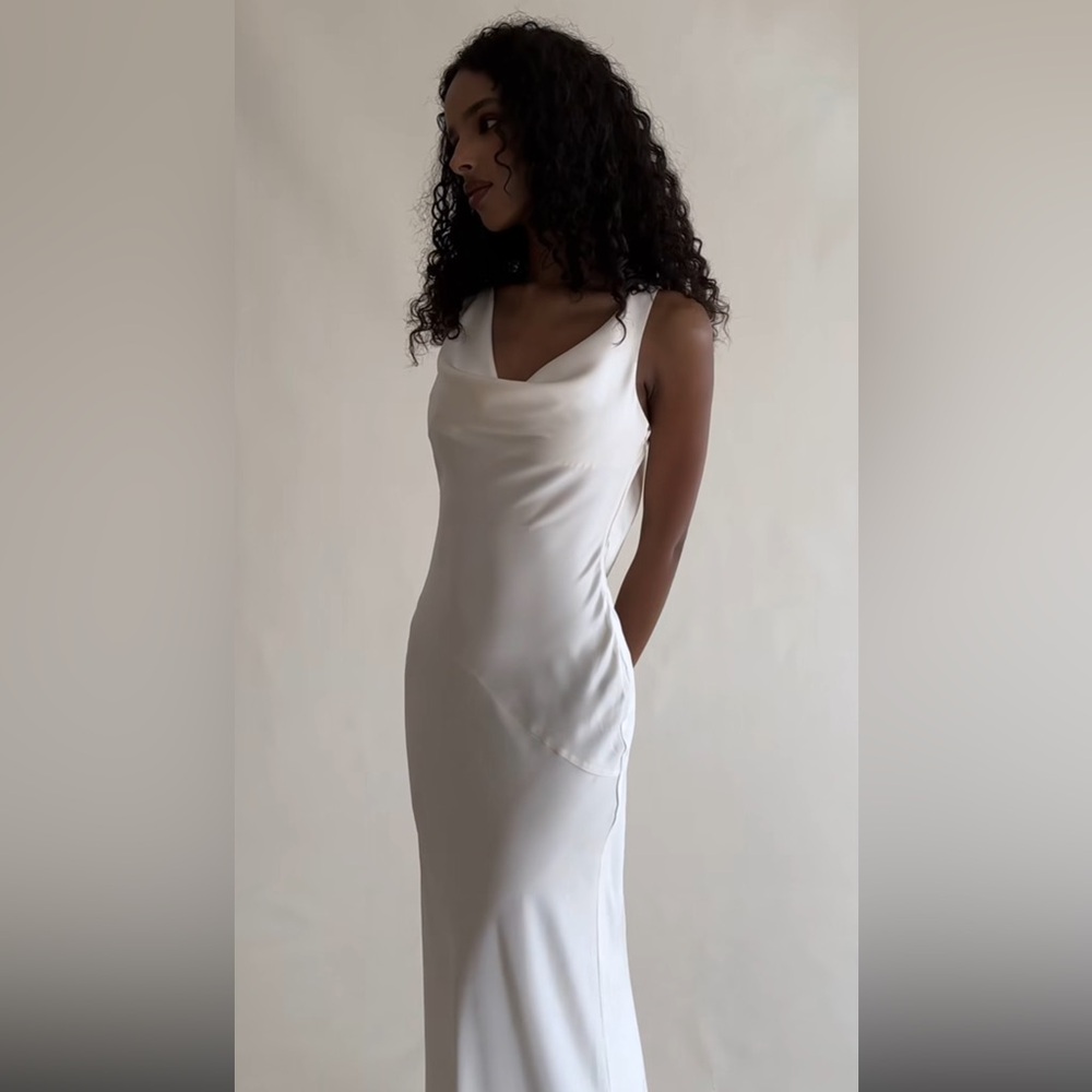 Dove Drape Satin Gown - Ivory (Size M)